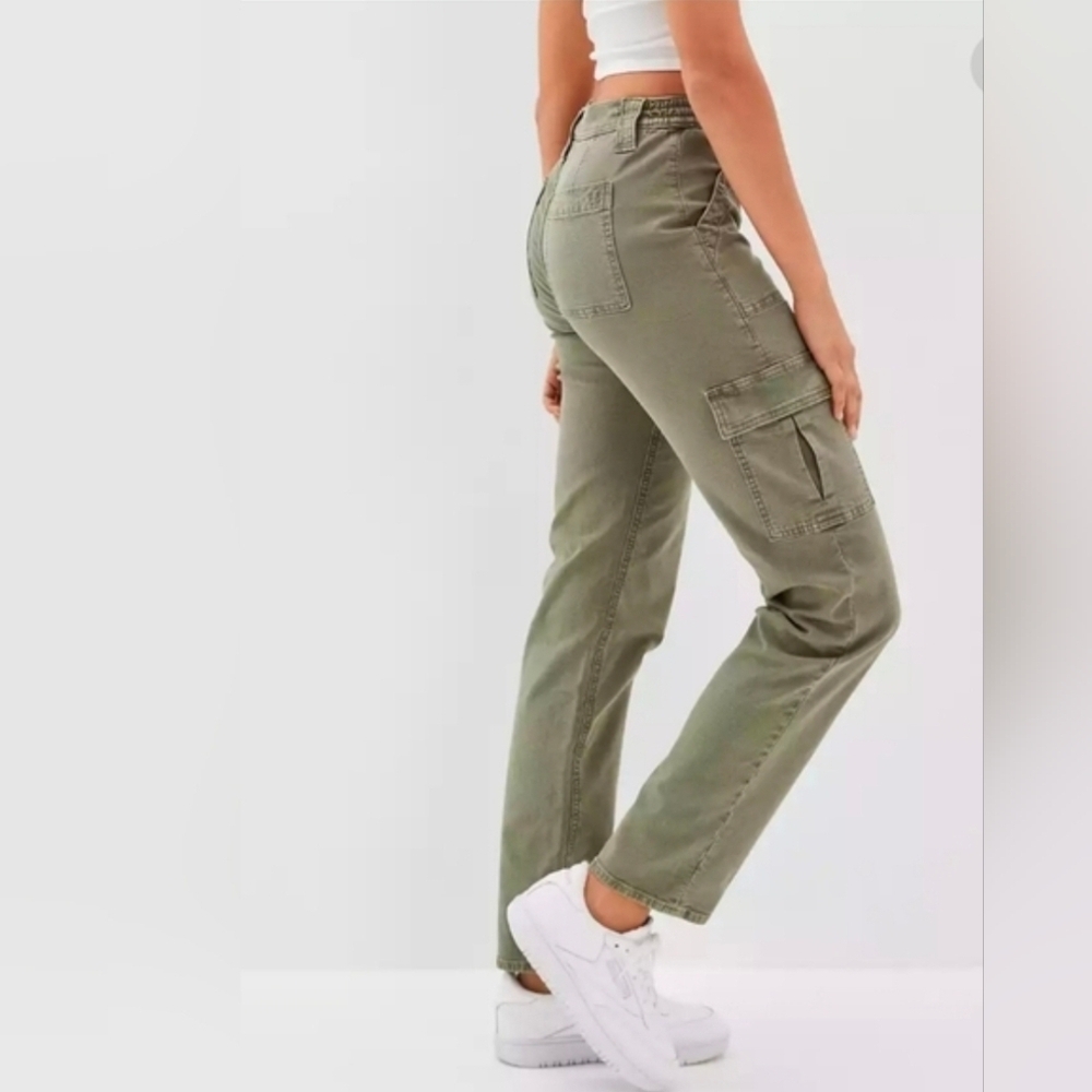 American Eagle High Rise Straight Leg Cargo Carpenter Pants 6 Long